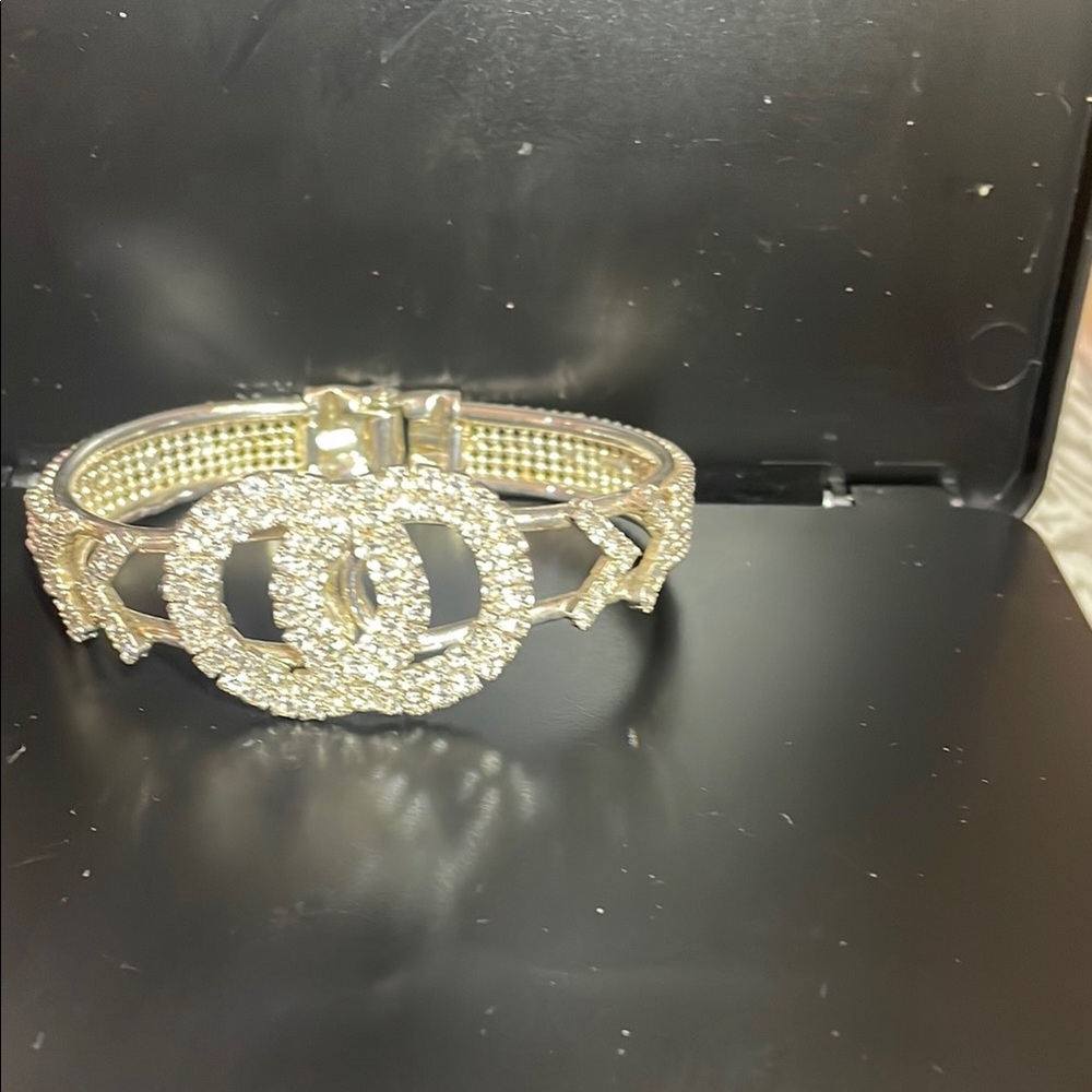 VINTAGE Rhinestone‎ Clamper Cuff Bracelet Silver Tone crystal Sparkle